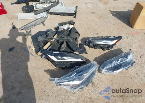 2021 Toyota Venza Xle z USA, uszkodzony, nr VIN JTEAAAAH5MJ059360